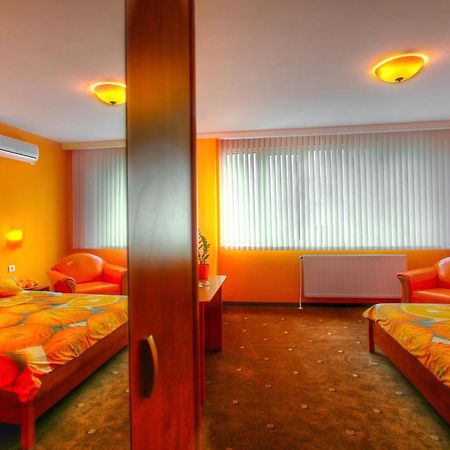 Family Hotel Mania Стара-Заґора Екстер'єр фото