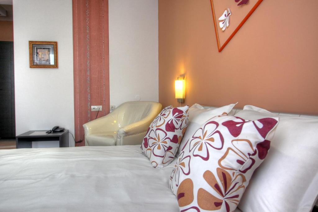 Family Hotel Mania Стара-Заґора Номер фото